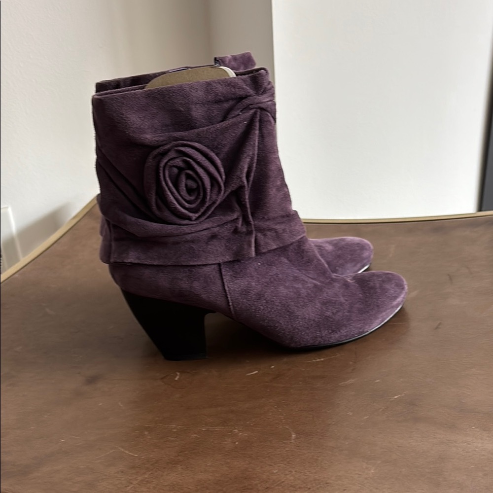 Van Eli Purple Heeled Boots with Suede Rosette